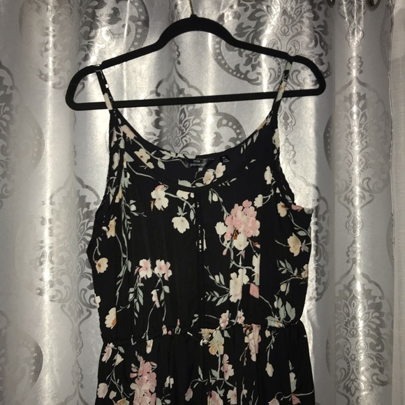 Spring Floral Maxi Dress - Picture 2 of 7